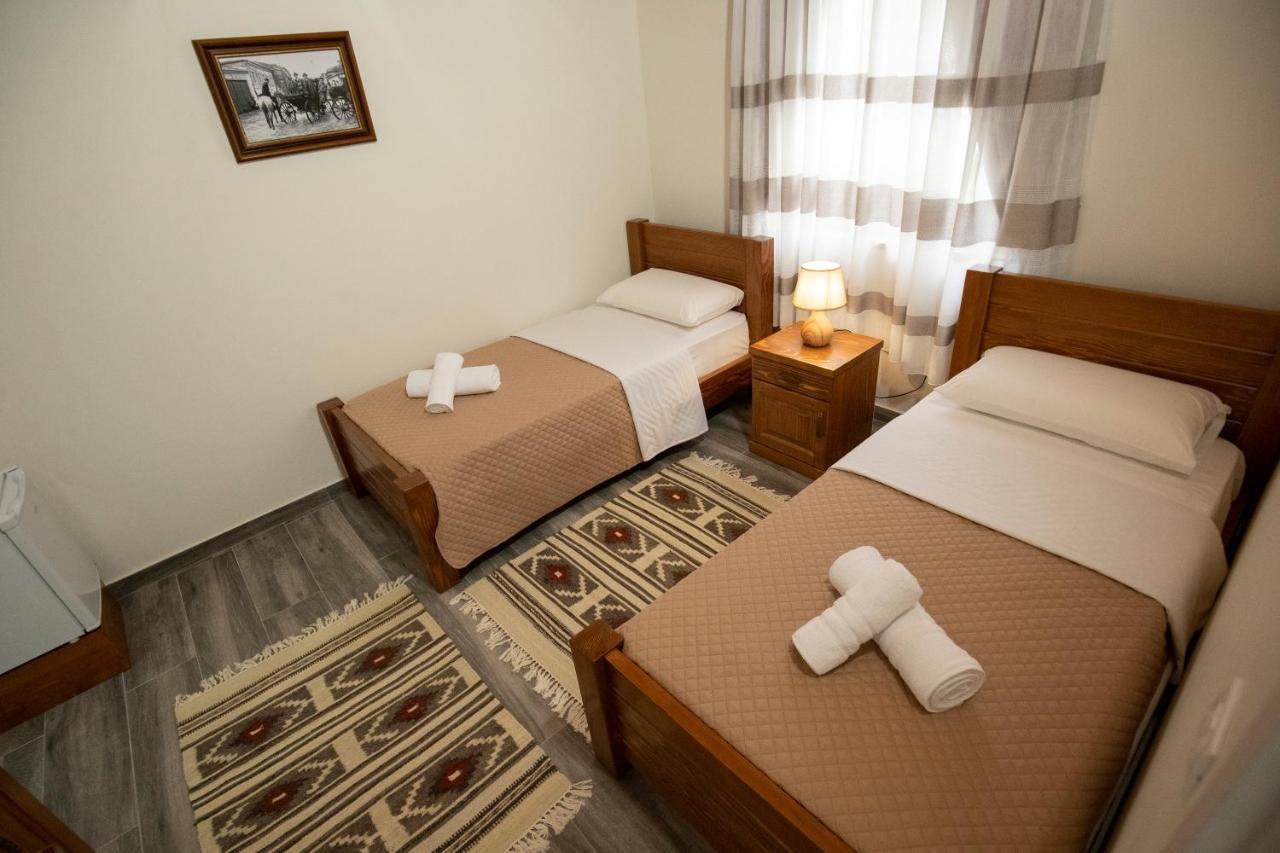 Xhuli Guesthouse Shkodër Extérieur photo